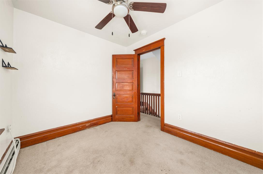 306 East 20th Property Photo 13