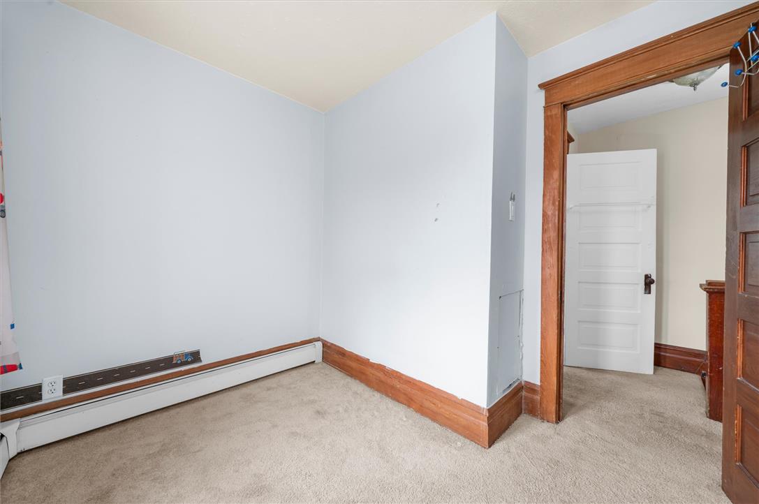 306 East 20th Property Photo 14