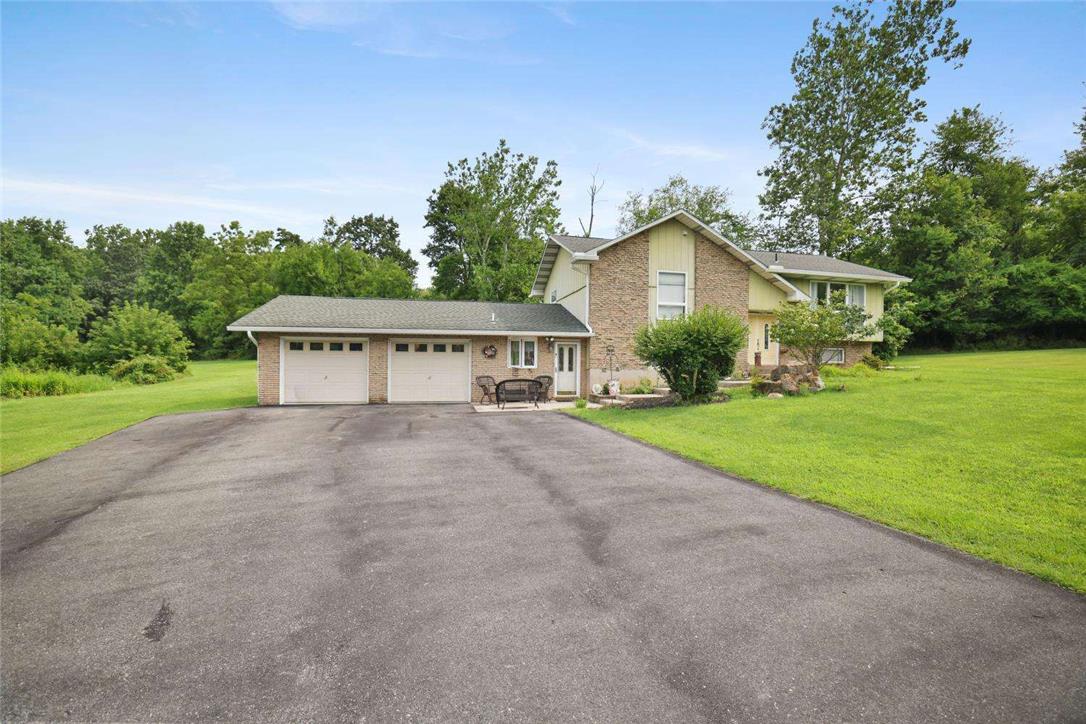2371 Honeysuckle Road Property Photo 3