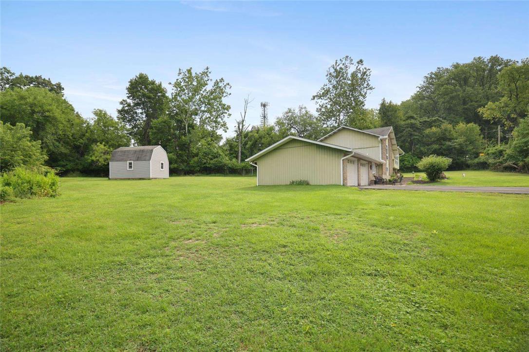 2371 Honeysuckle Road Property Photo 4
