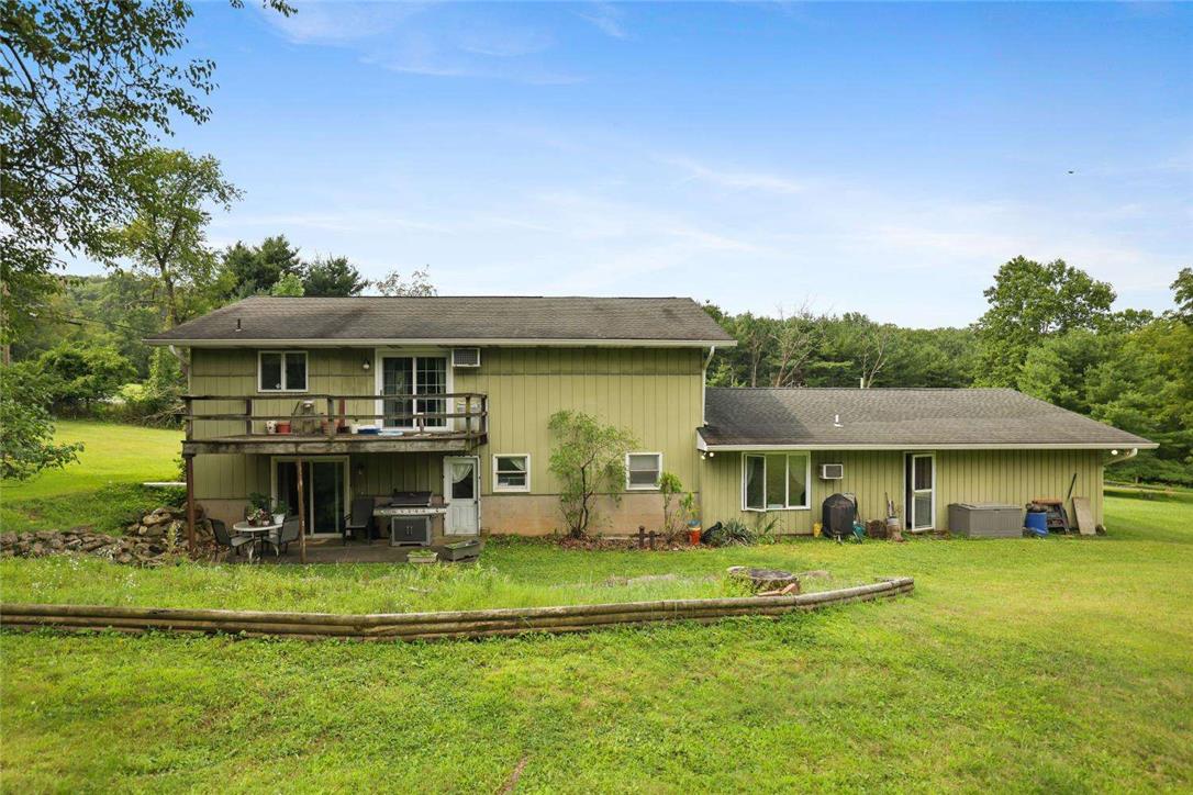 2371 Honeysuckle Road Property Photo 7