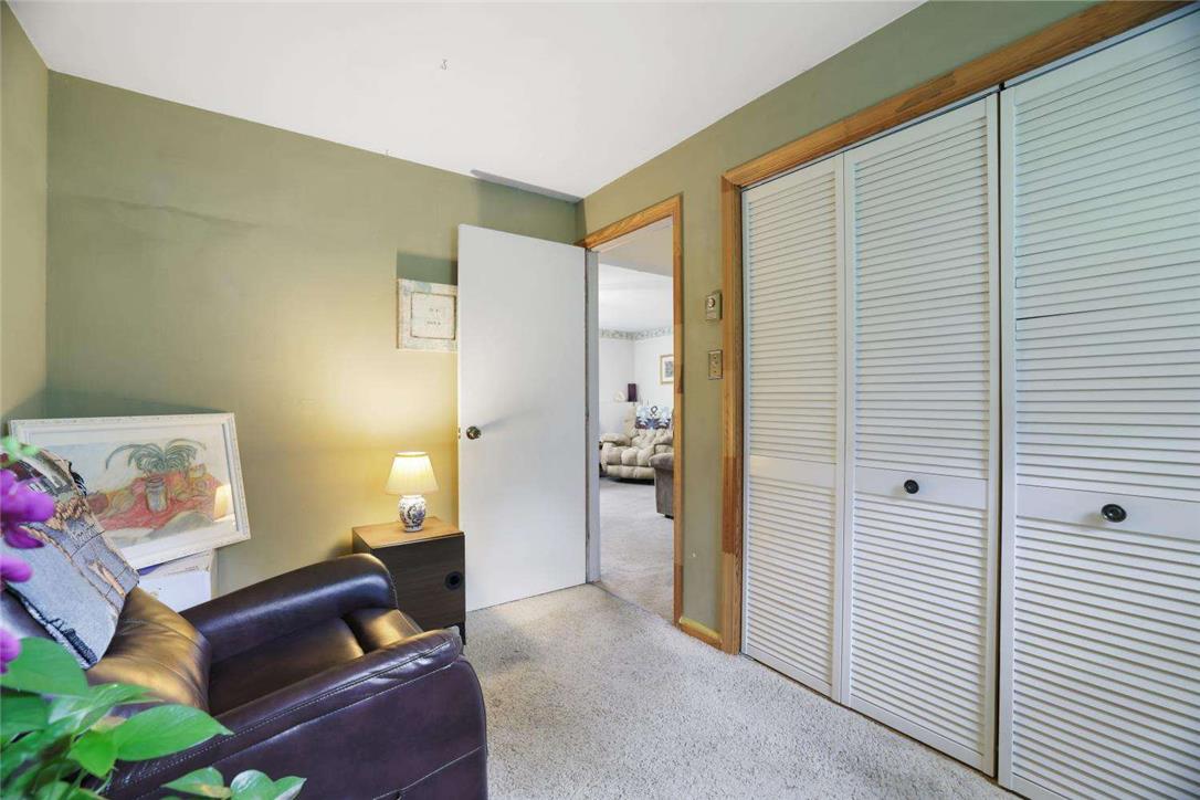 2371 Honeysuckle Road Property Photo 15