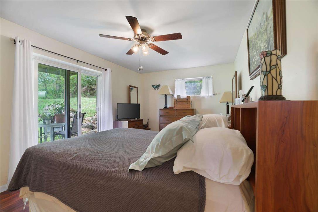 2371 Honeysuckle Road Property Photo 16