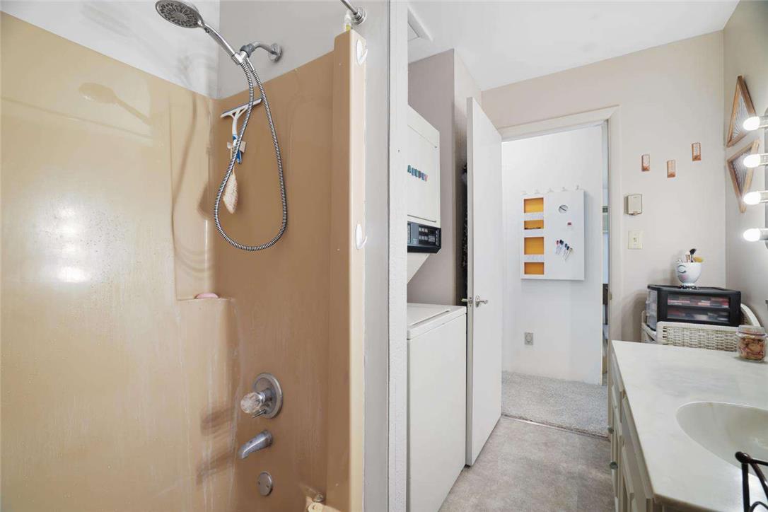 2371 Honeysuckle Road Property Photo 24