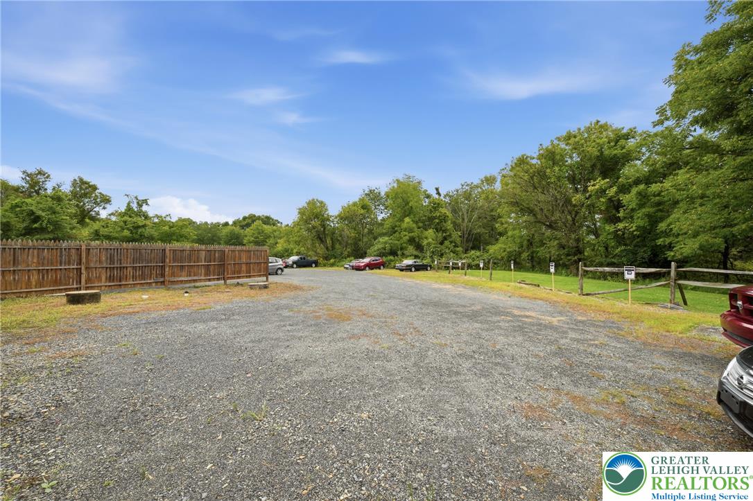 106 Camellia Road Property Photo 19