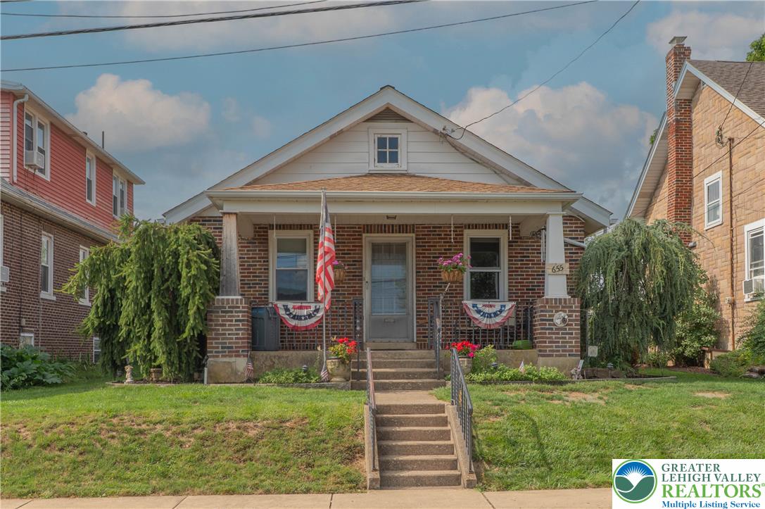 655 North Street Property Photo 1