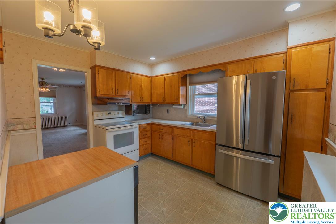 655 North Street Property Photo 6