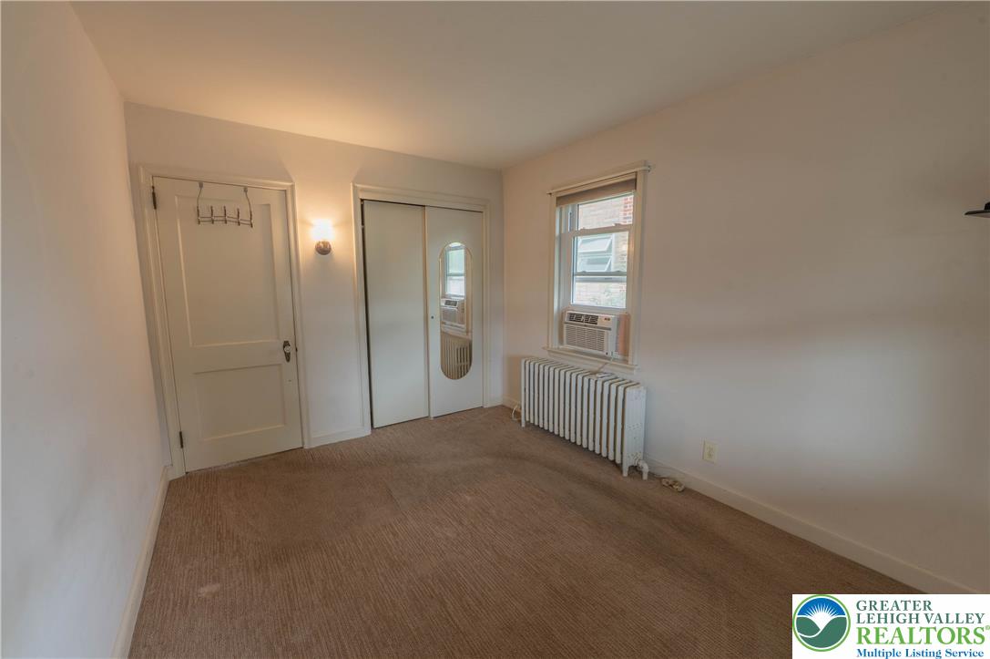 655 North Street Property Photo 8