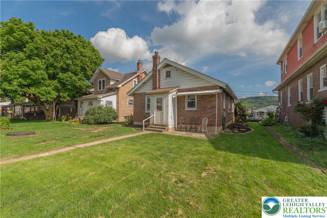 655 North Street Property Photo 11