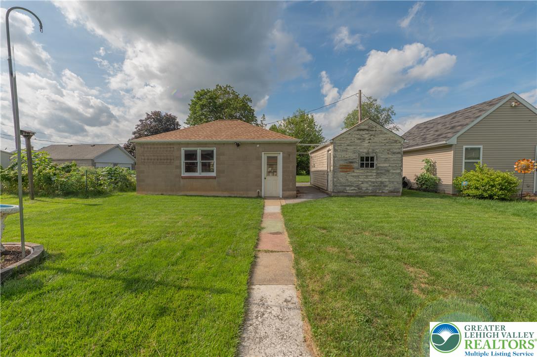 655 North Street Property Photo 13