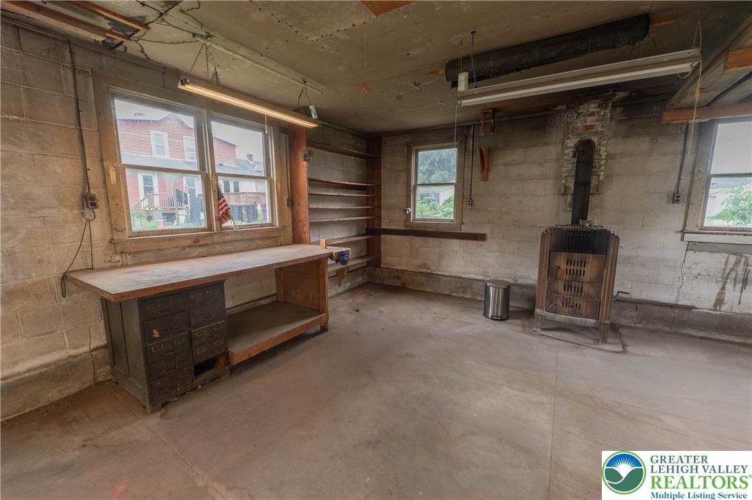 655 North Street Property Photo 15