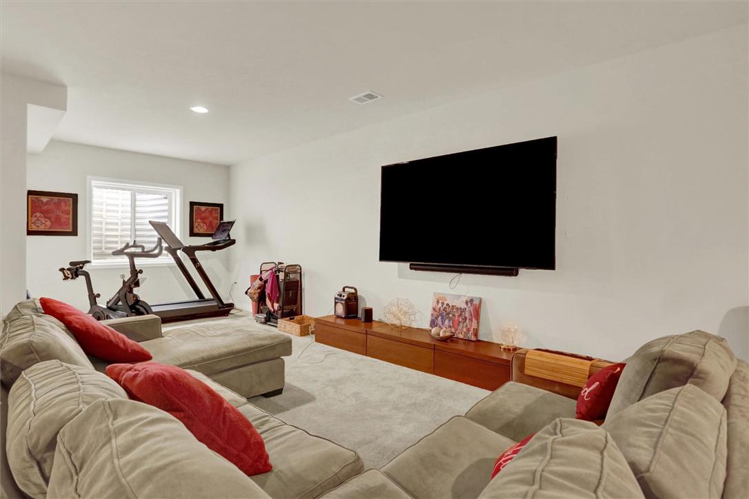 1814 Stang Drive Property Photo 40