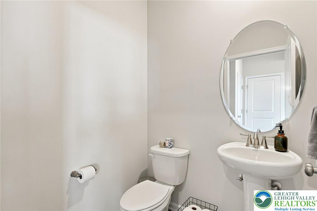 318 Knollwood Drive Property Photo 18