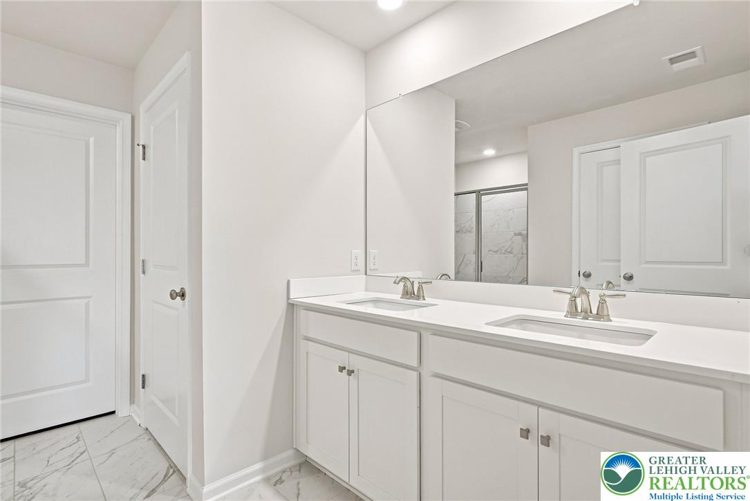 318 Knollwood Drive Property Photo 22