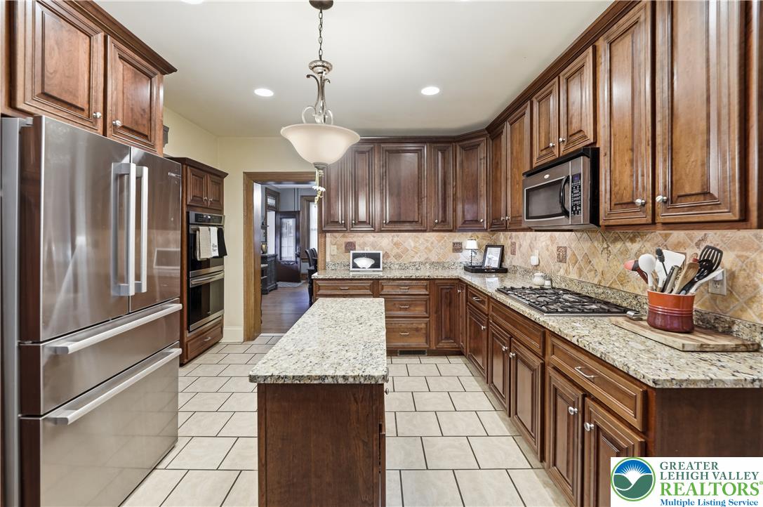 804 West Broad Street Property Photo 17