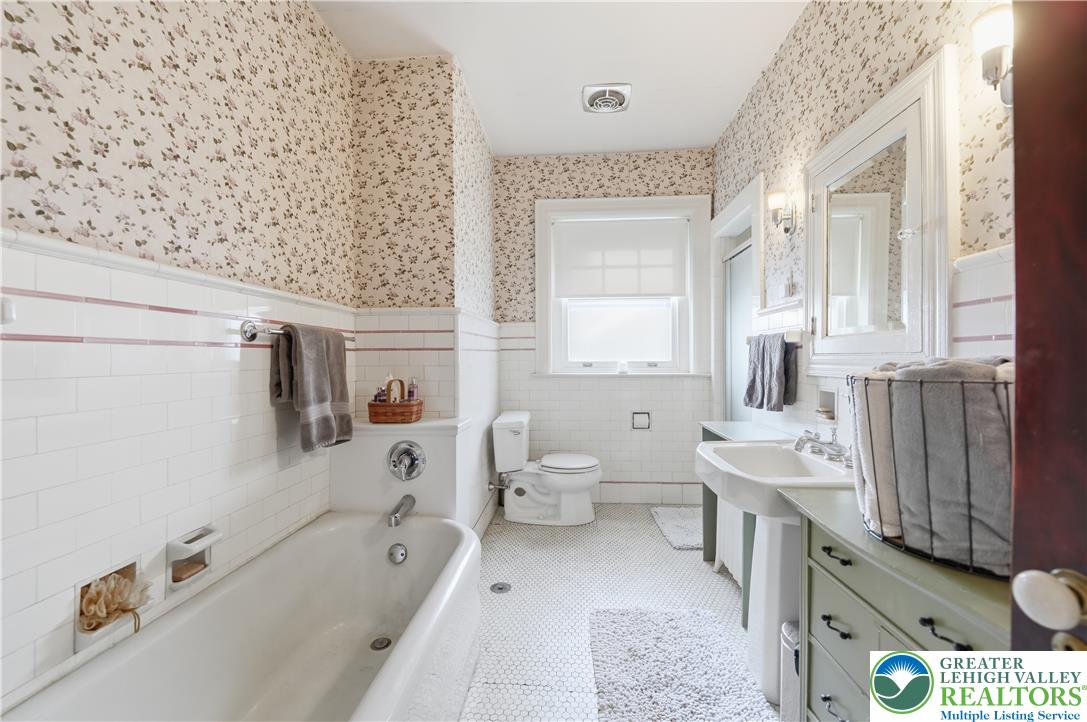 804 West Broad Street Property Photo 25