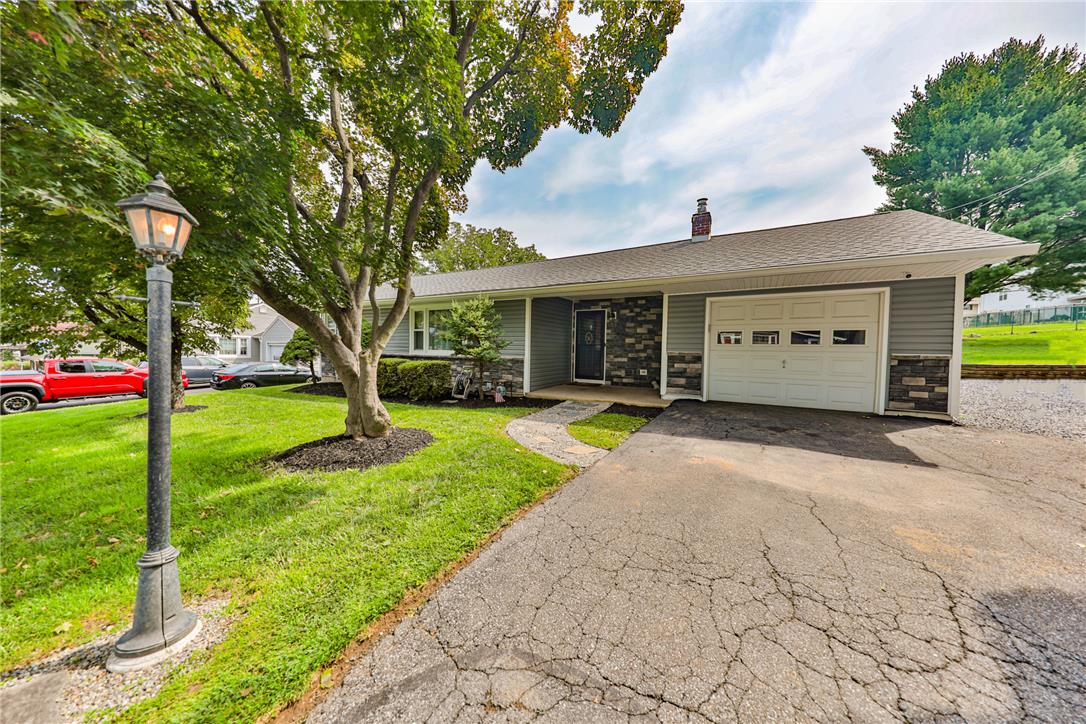1403 Richmond Road Property Photo 2