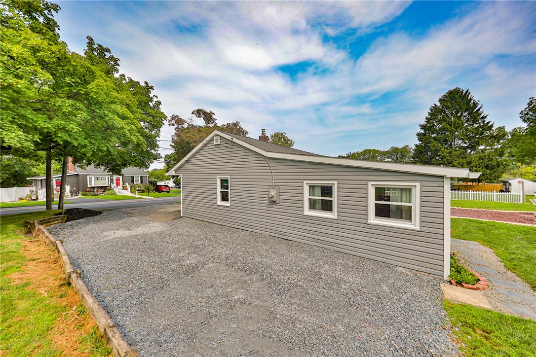 1403 Richmond Road Property Photo 5