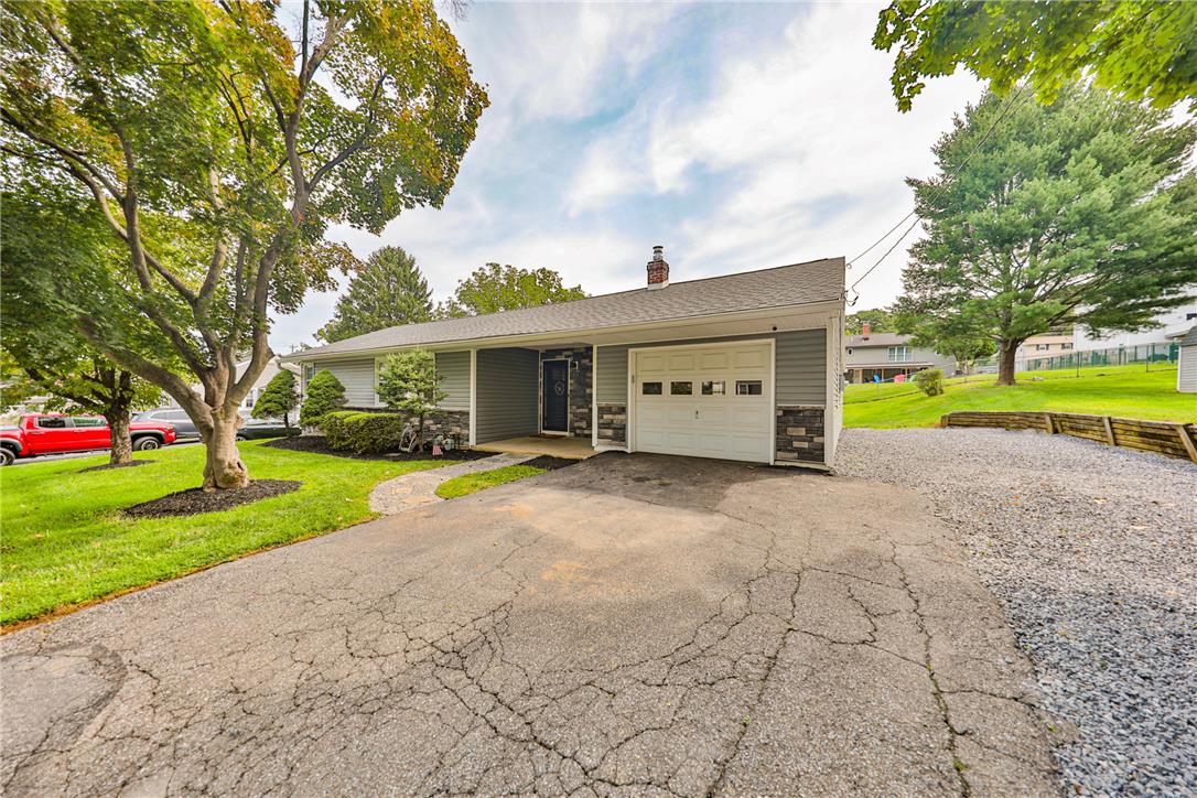 1403 Richmond Road Property Photo 6