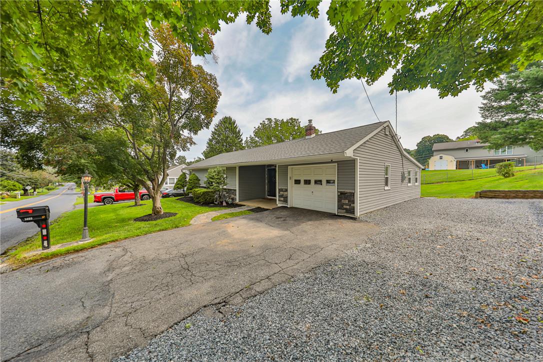 1403 Richmond Road Property Photo 8