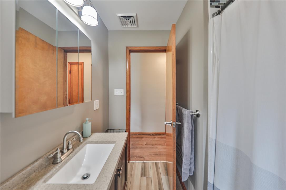 1403 Richmond Road Property Photo 14
