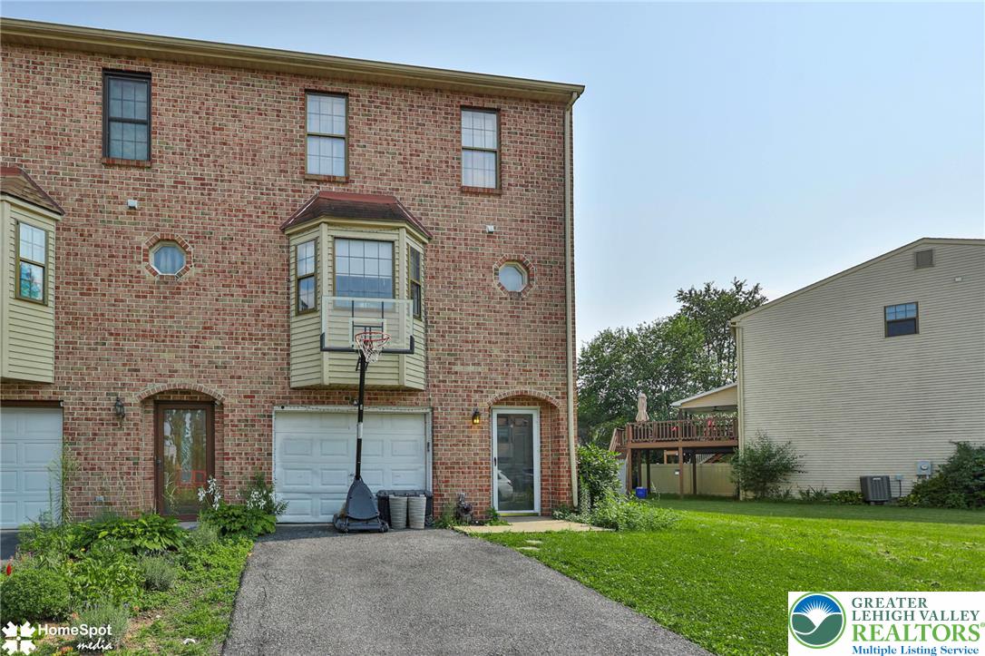 472 Vera Circle