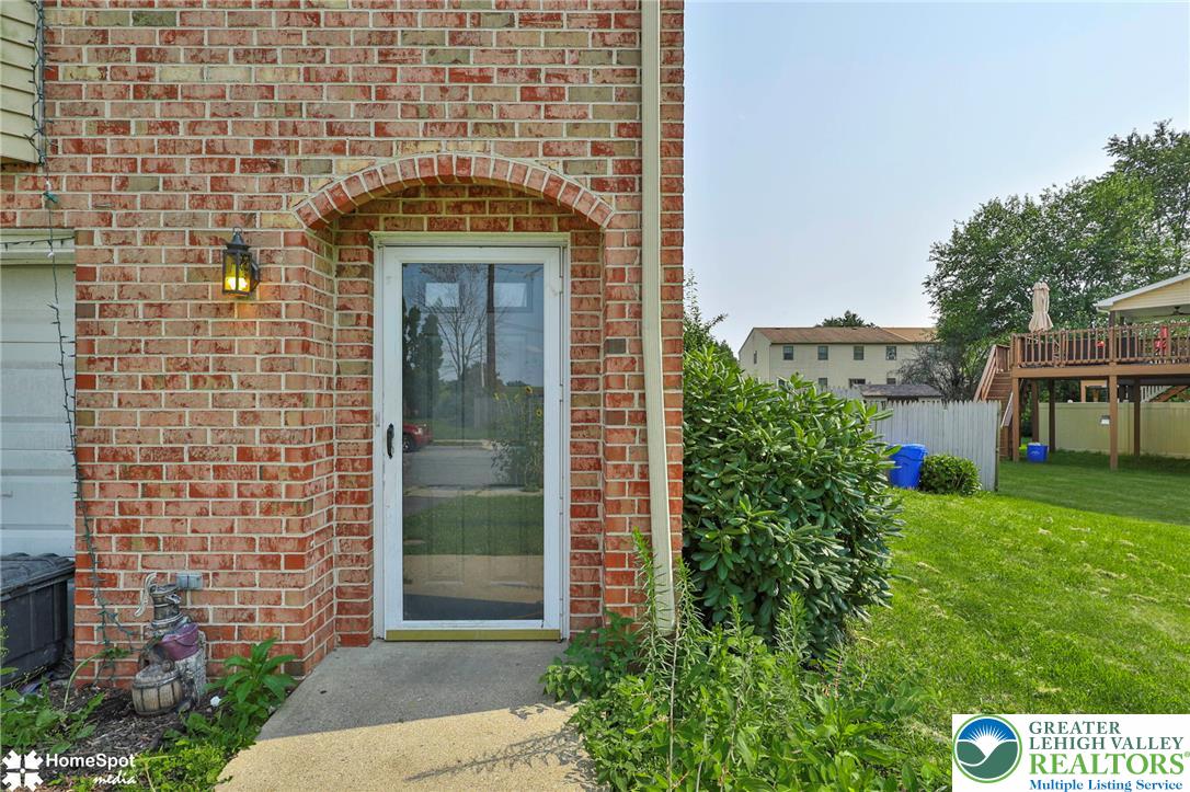 472 Vera Circle Property Photo 4