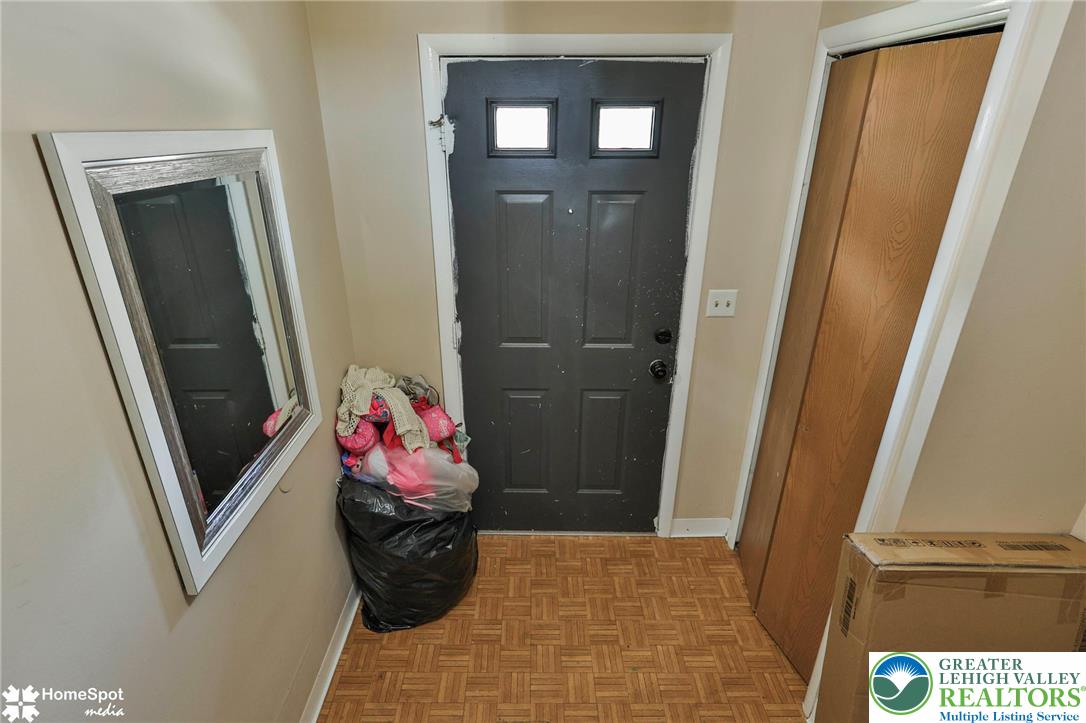 472 Vera Circle Property Photo 5