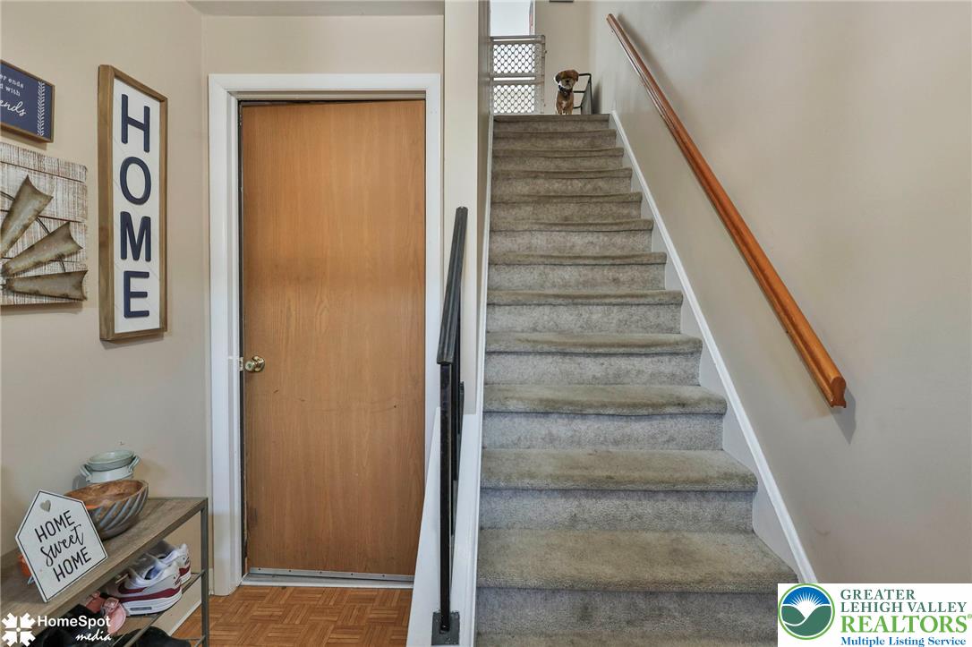 472 Vera Circle Property Photo 8