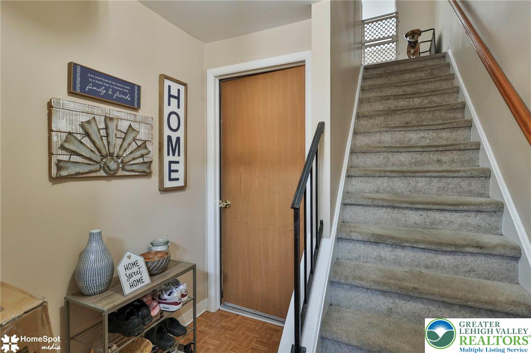 472 Vera Circle Property Photo 9
