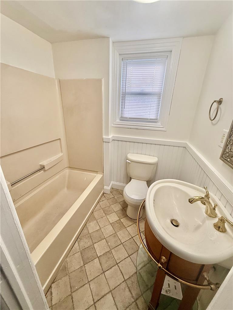 617 School Street Property Photo 4