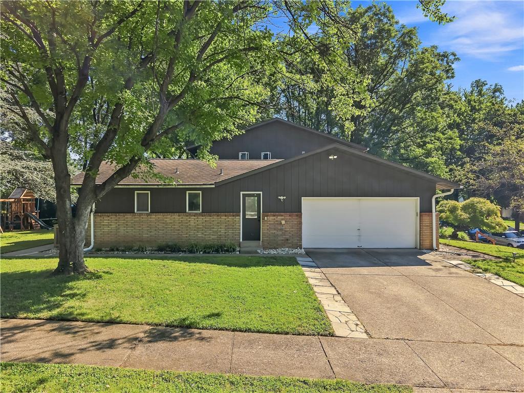 2421 West Greenleaf Property Photo 5
