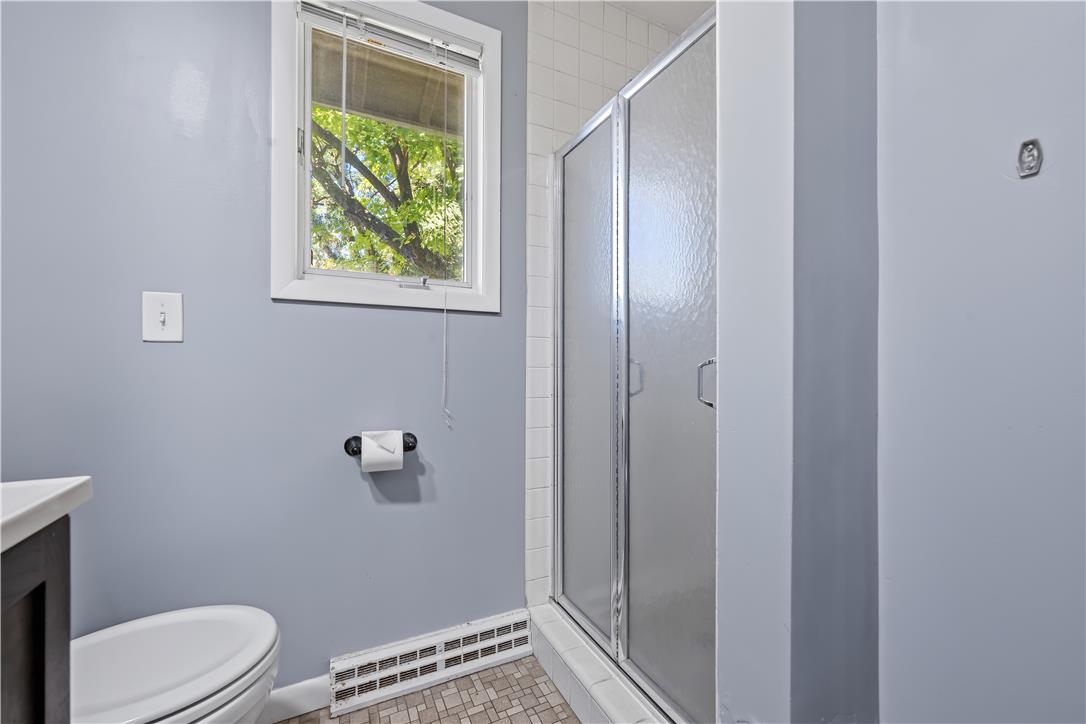2421 West Greenleaf Property Photo 45