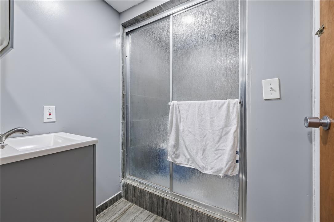 2421 West Greenleaf Property Photo 68