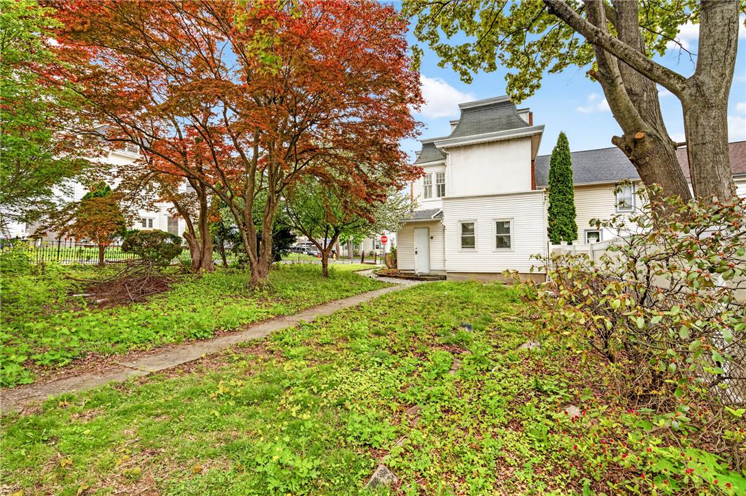 65 2nd Street Property Photo 33