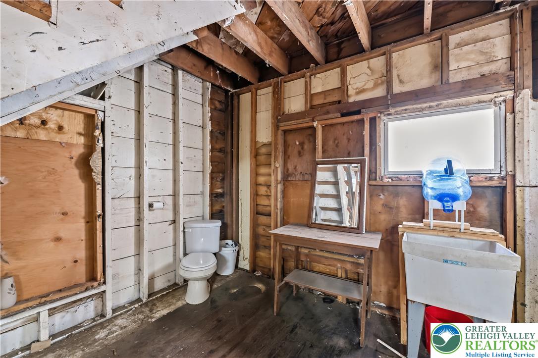 20 Columbus Street Property Photo 8