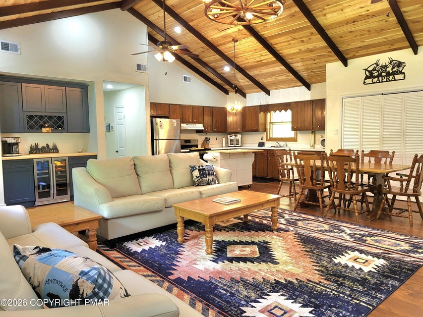 8 Wolf Way Property Photo 2