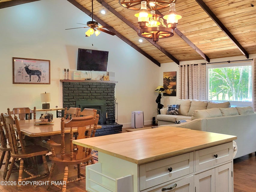 8 Wolf Way Property Photo 8