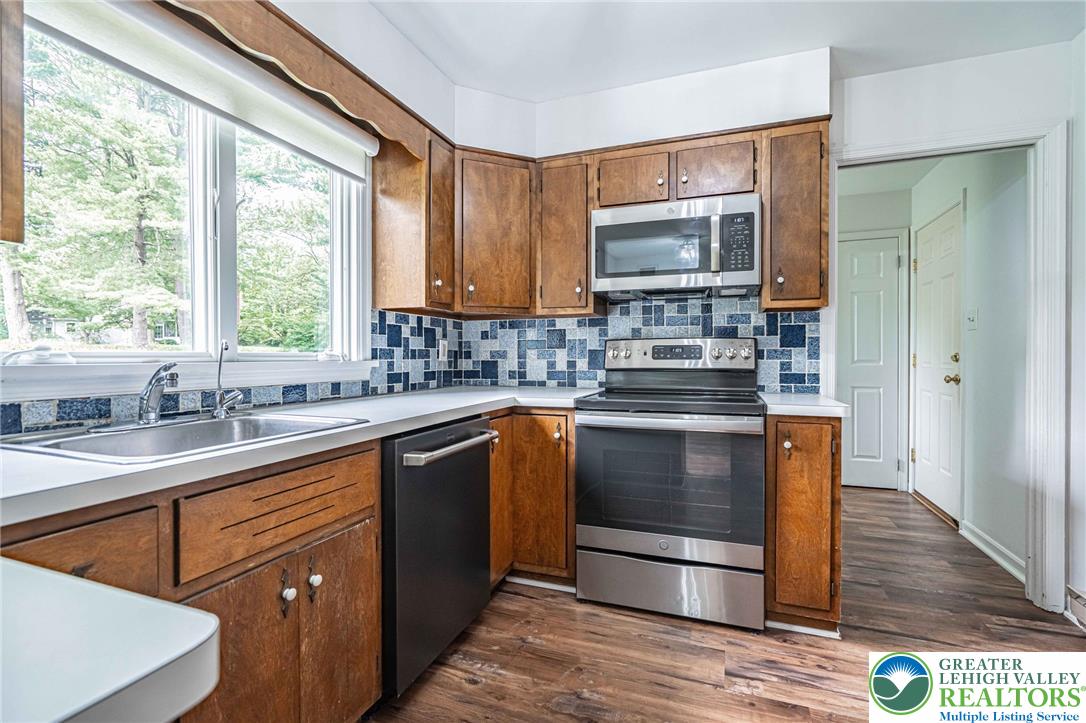 2568 Millbrook Drive Property Photo 10