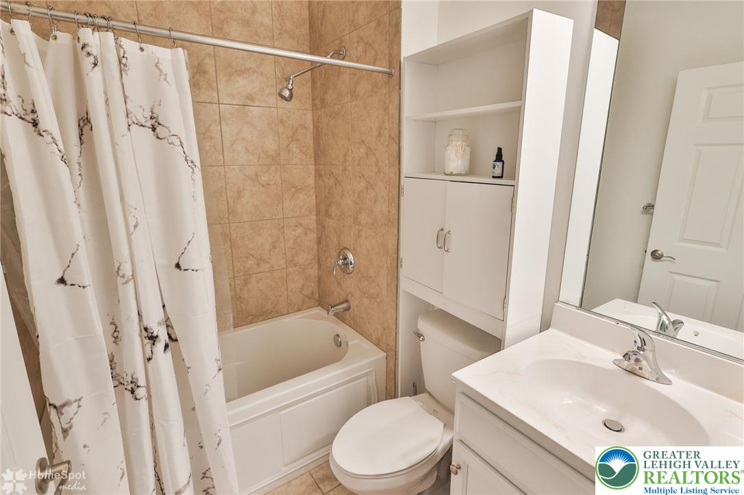 5424 Traditions Property Photo 14
