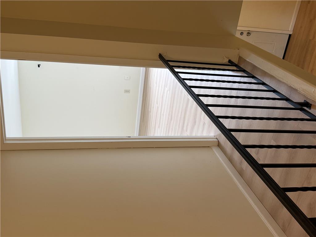 8 Lexington Property Photo 11