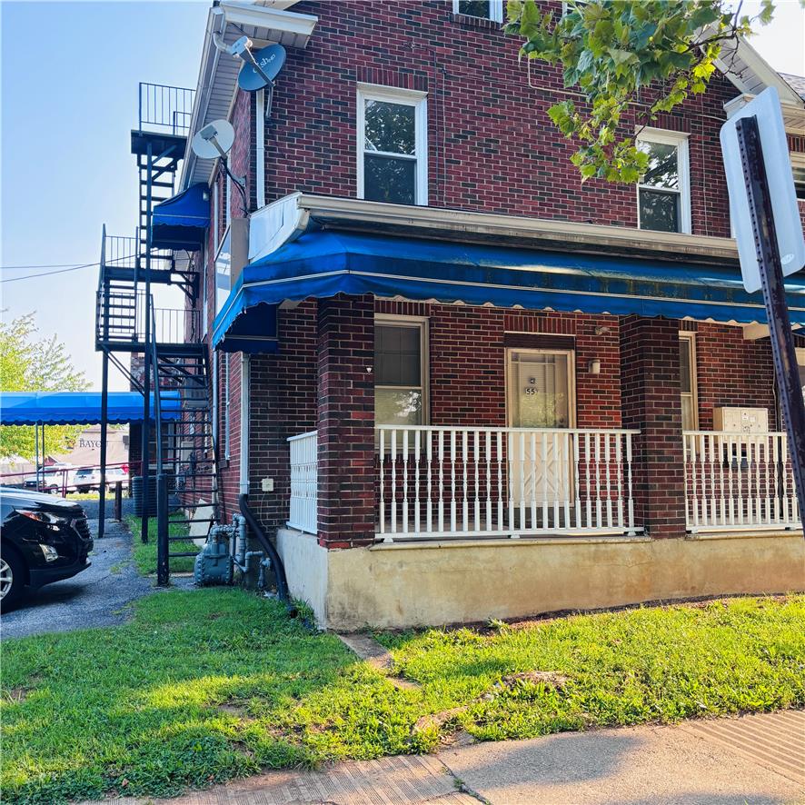 559 East Broad Street Property Photo 1