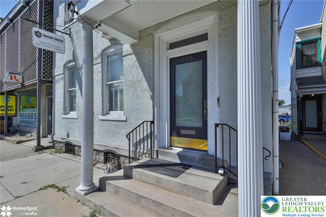 656 Main Street Property Photo 2