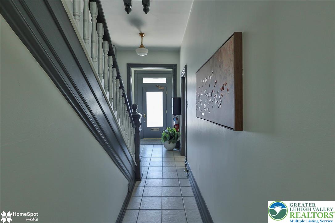 656 Main Street Property Photo 5