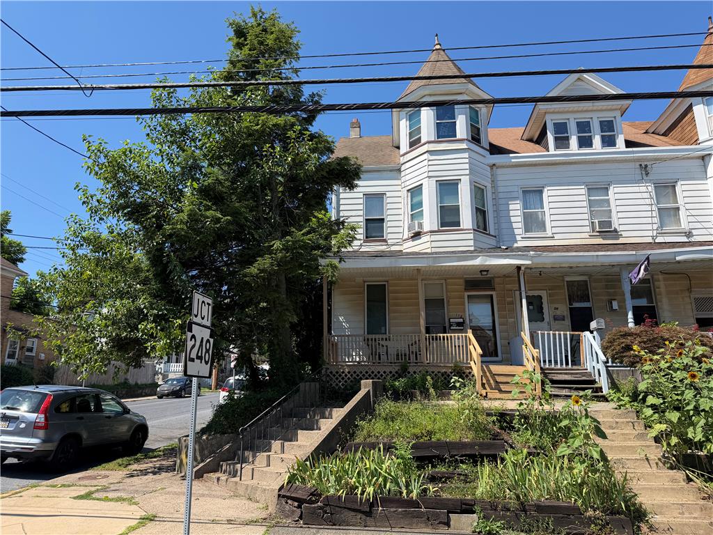 112 13th Street Property Photo 2