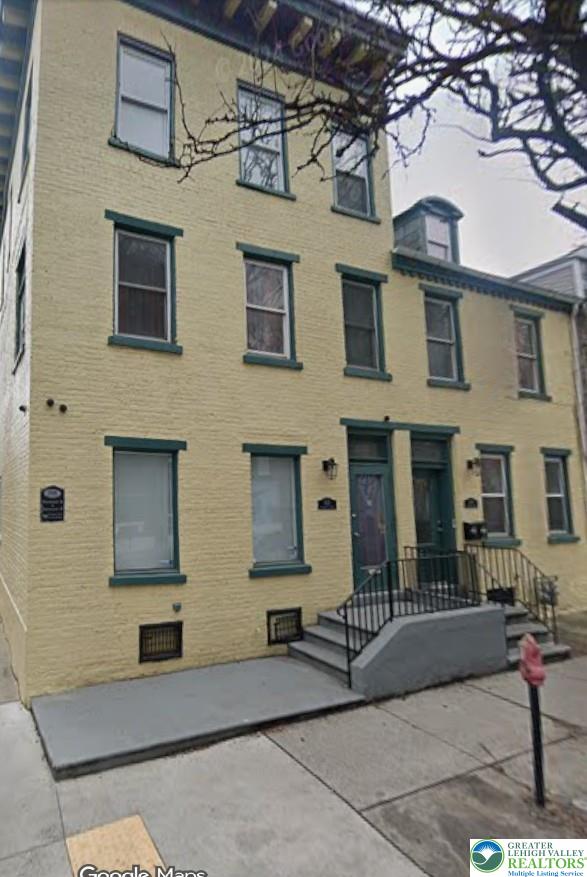 926 West Walnut Street 7 Property Photo 1