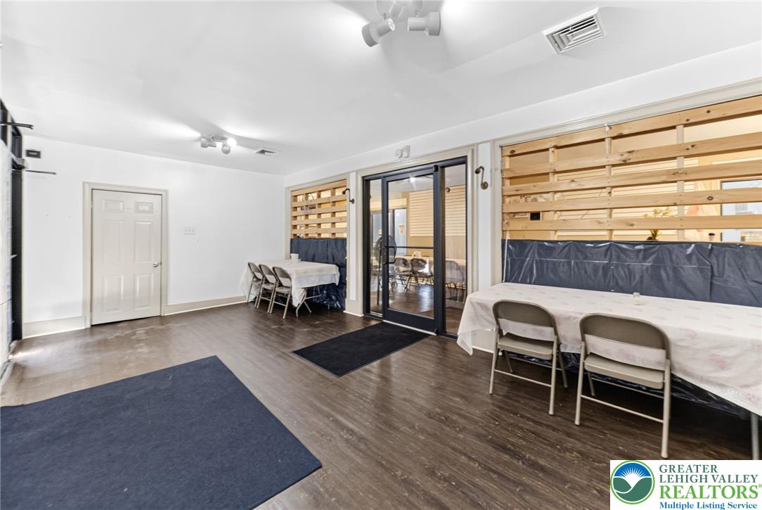 429 W Tilghman Street Property Photo 1