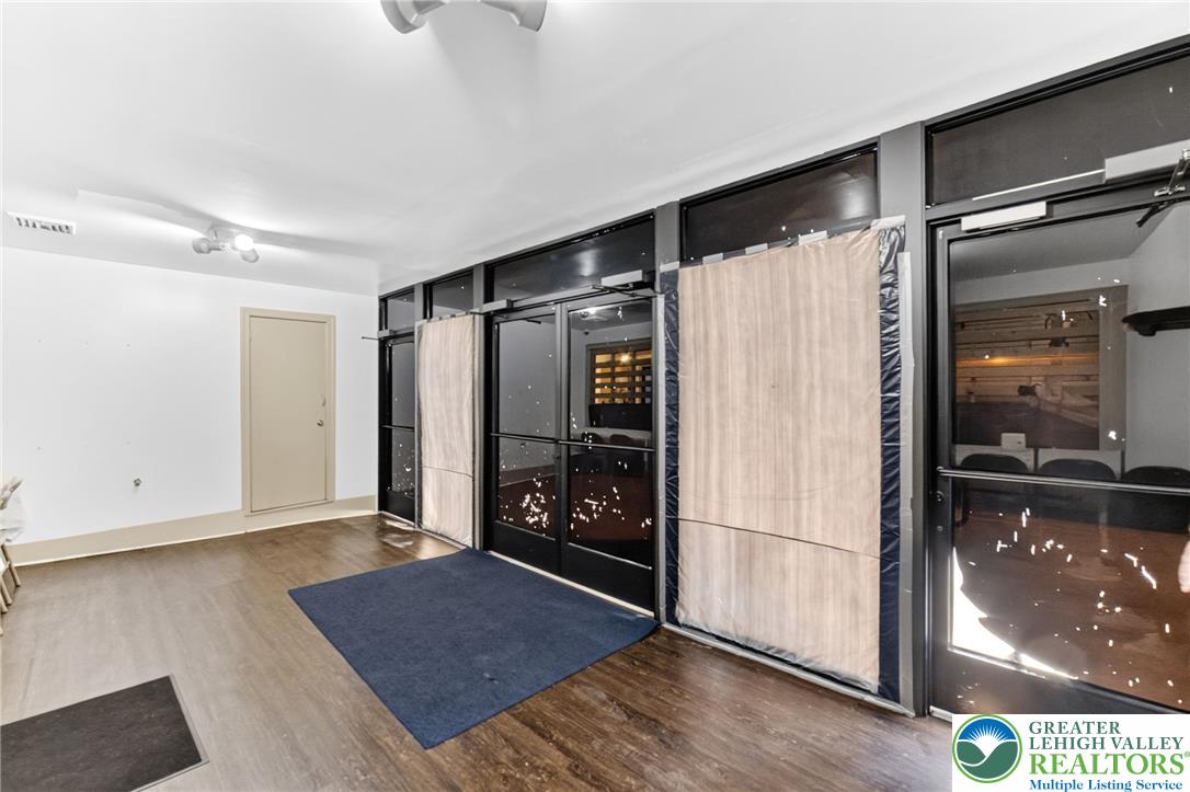 429 W Tilghman Street Property Photo 2