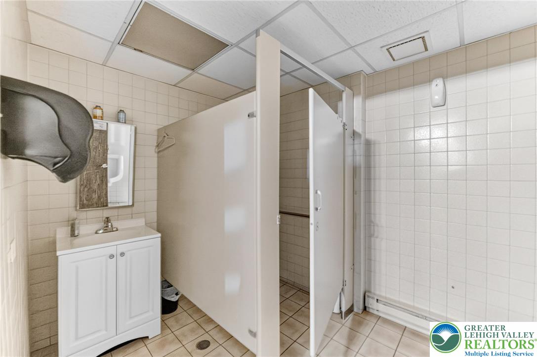 429 W Tilghman Street Property Photo 6
