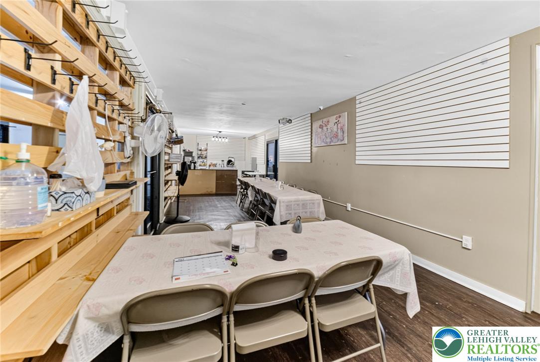 429 W Tilghman Street Property Photo 7
